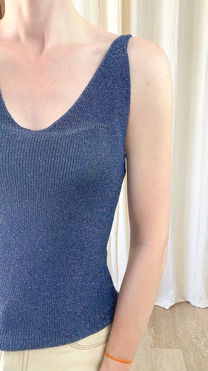 Top débardeur femme bleu marine à paillettes lurex, maille fine côtelée, décolleté V, style élégant été