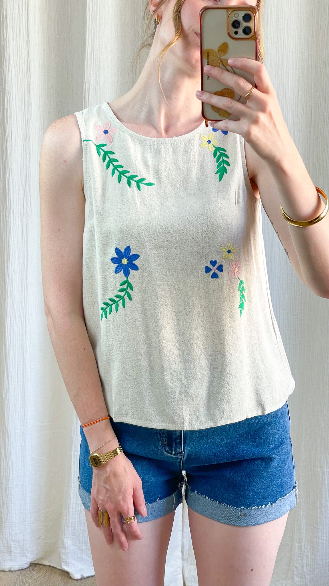 Top Océane écru sans manches broderies florales colorées style bohème femme été