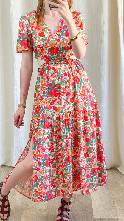 Robe longue fleurie multicolore à découpes taille, manches courtes et jupe fluide à volants - Robe Zoé bohème été femme