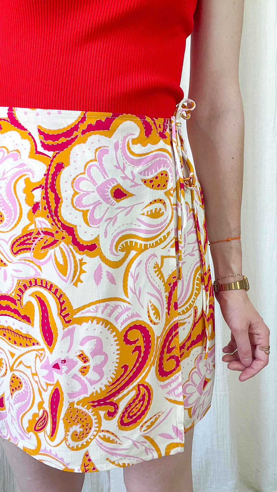 Jupe portefeuille Clémence imprimé paisley rose orange femme, style bohème chic été avec liens à nouer