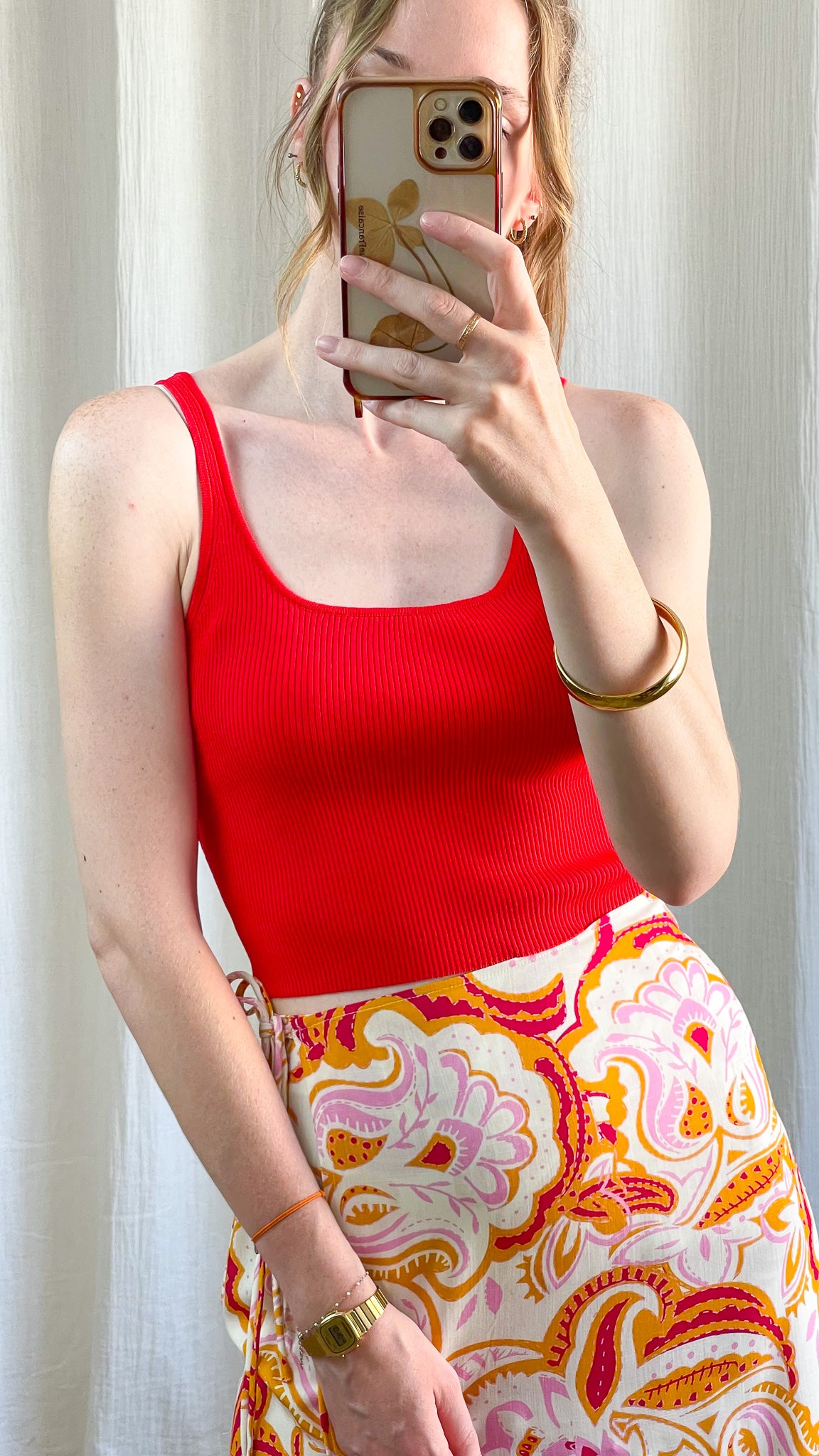 Top débardeur rouge côtelé femme à bretelles fines coupe ajustée style casual chic été