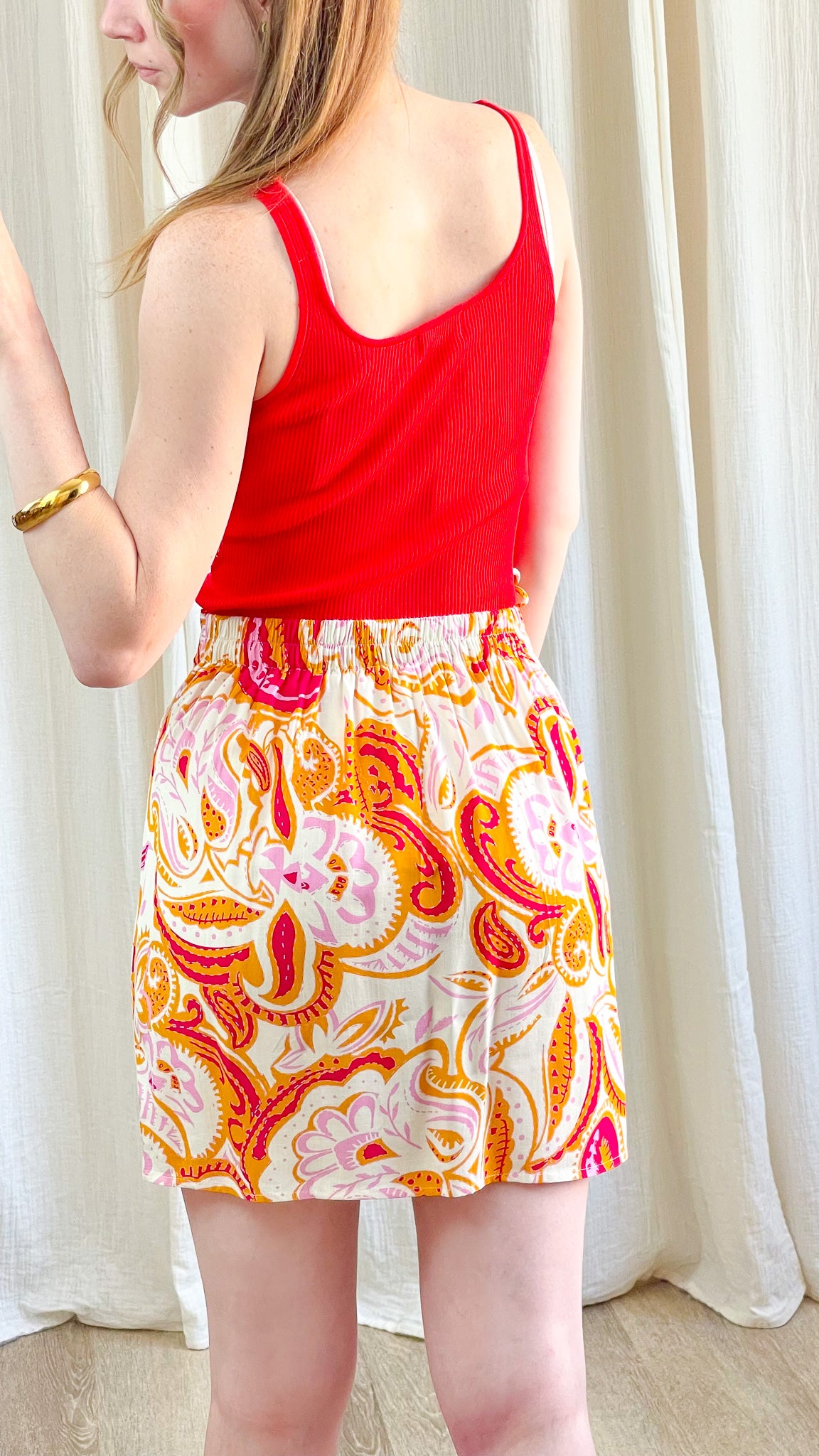 Jupe courte imprimé paisley orange rose et blanc taille élastique style bohème femme été