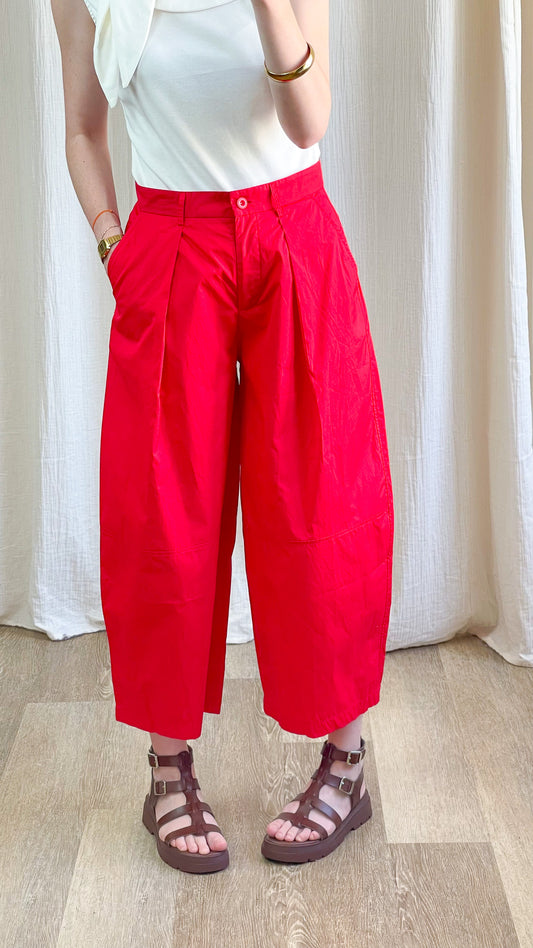 Pantalon large rouge taille haute femme coupe balloon plissé en coton style casual chic