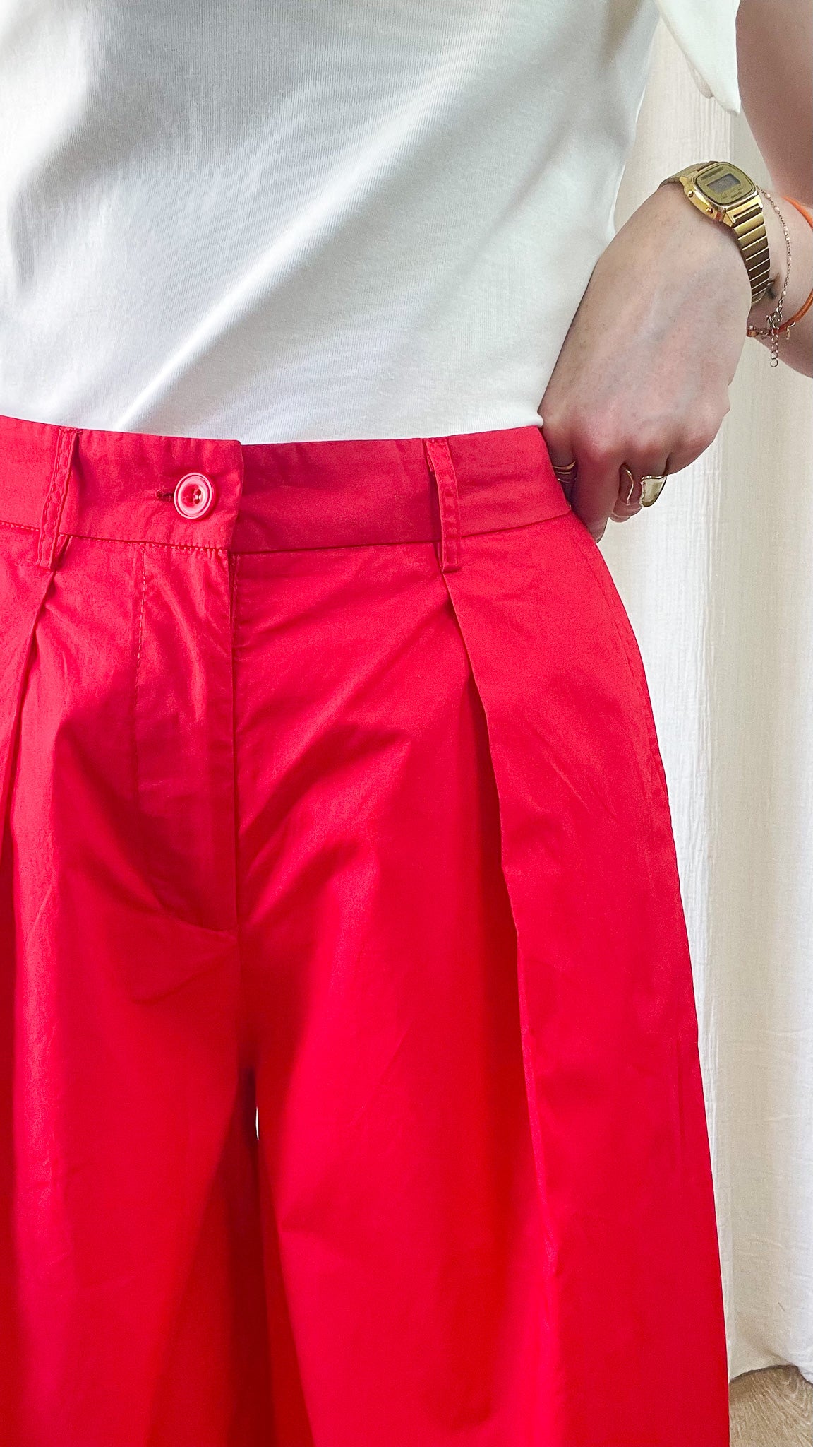 Pantalon Lison rouge vif taille haute coupe large à pinces femme, style chic décontracté été