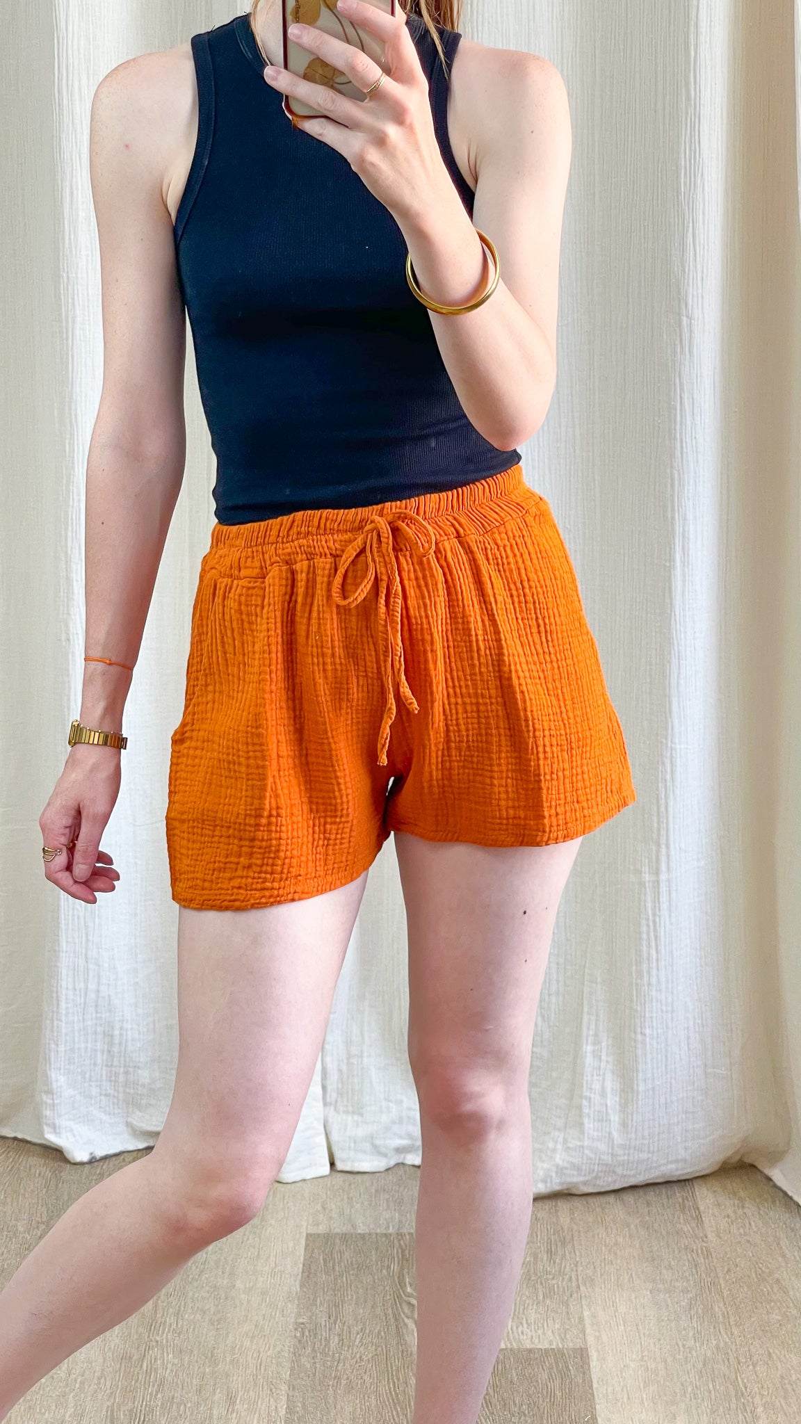 Short Dani orange en gaze de coton femme taille élastique avec cordon style décontracté été