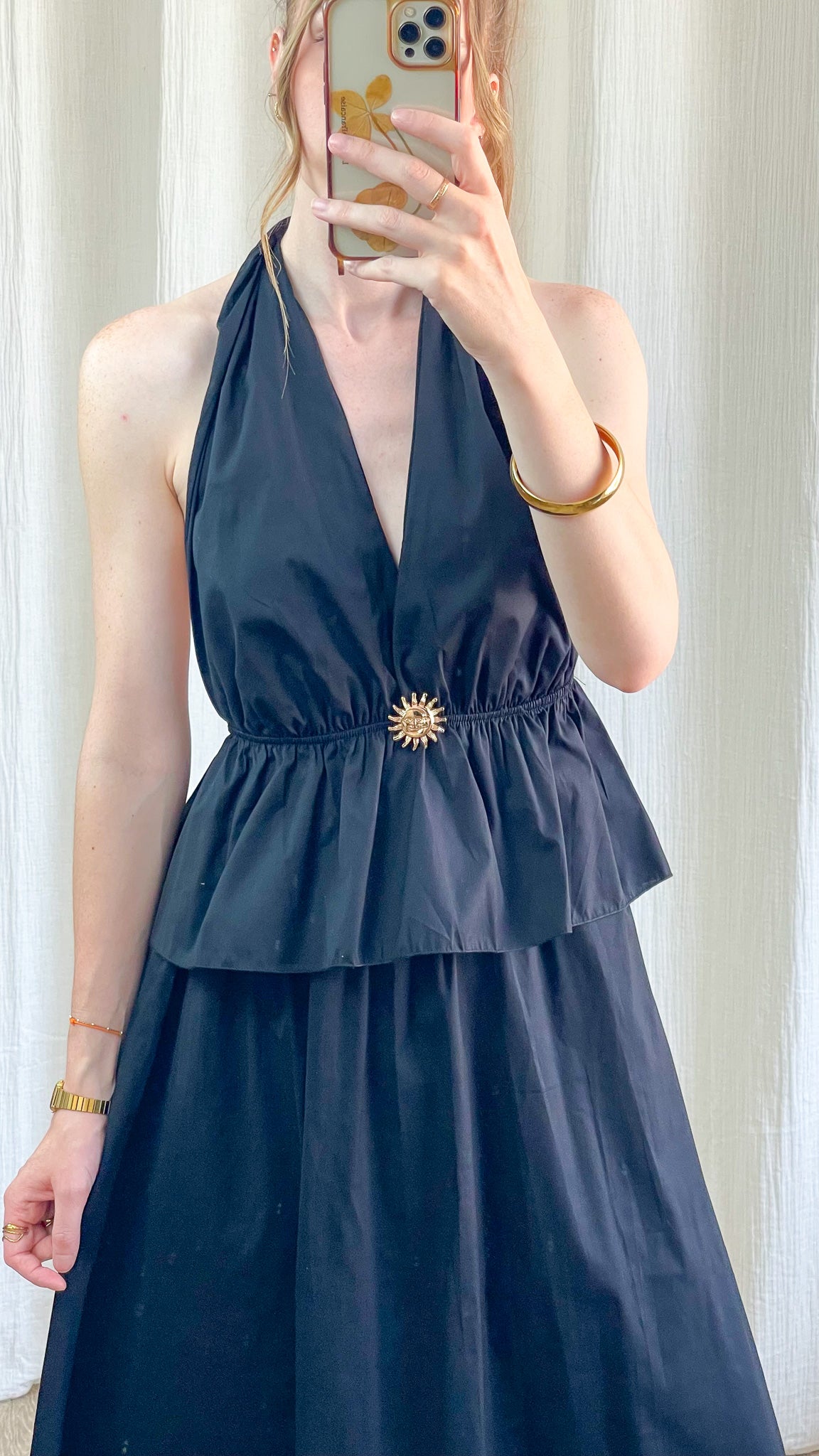 Ensemble Morgane noir femme top halter décolleté plongeant et jupe midi évasée détail soleil doré style élégant