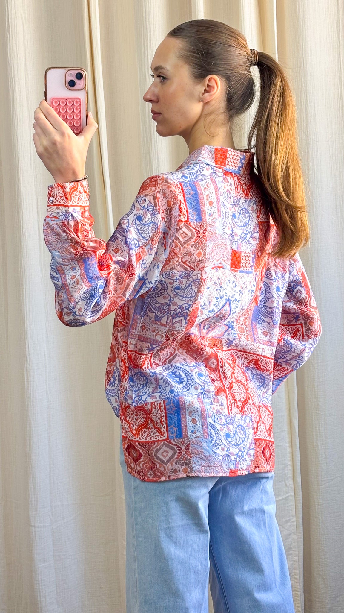 Chemise Johanna – Chemise imprimé patchwork rouge et bleu