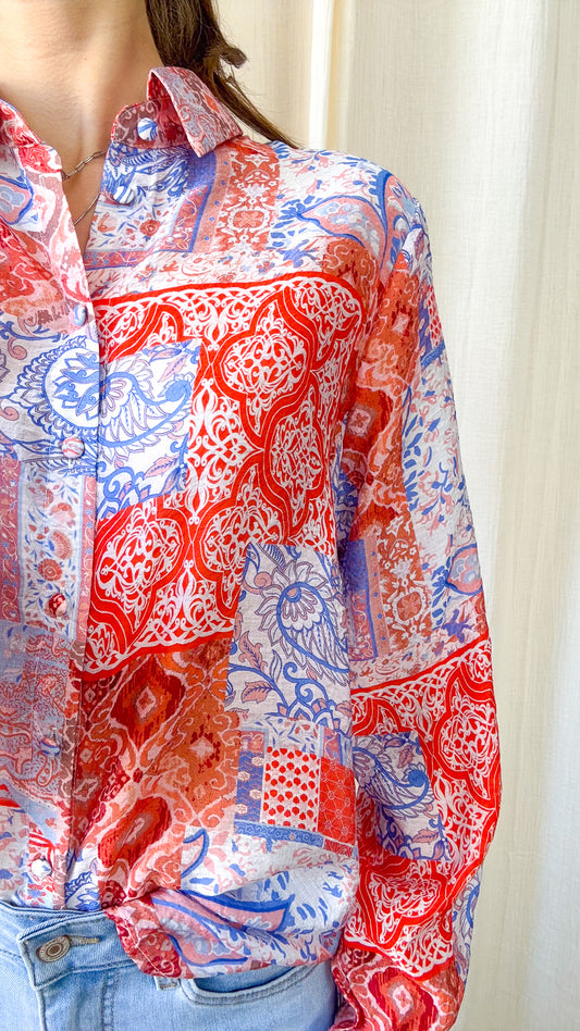 Chemise Johanna – Chemise imprimé patchwork rouge et bleu
