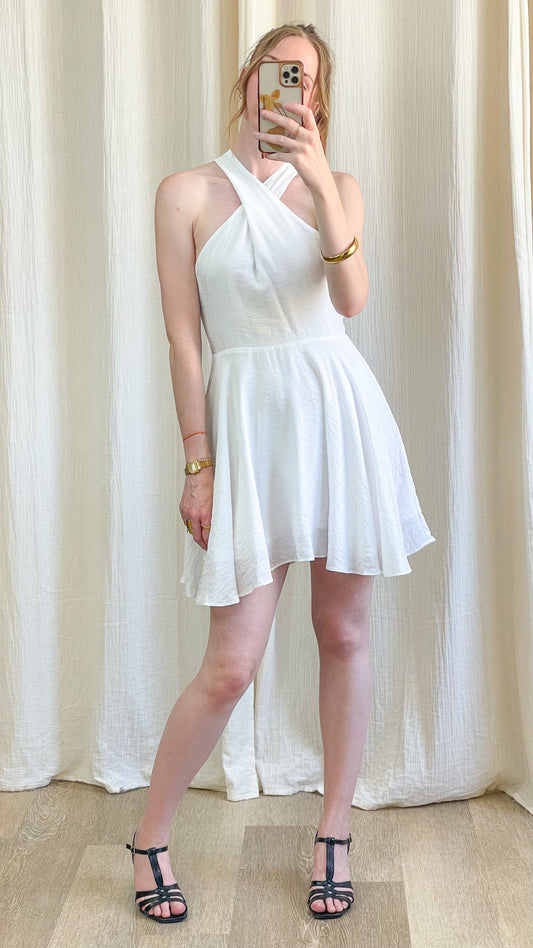 Robe blanche courte col croisé dos nu coupe évasée style élégant été femme