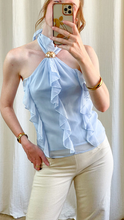 Top Manon bleu ciel en voile léger à volants avec col halter et détail doré femme chic été