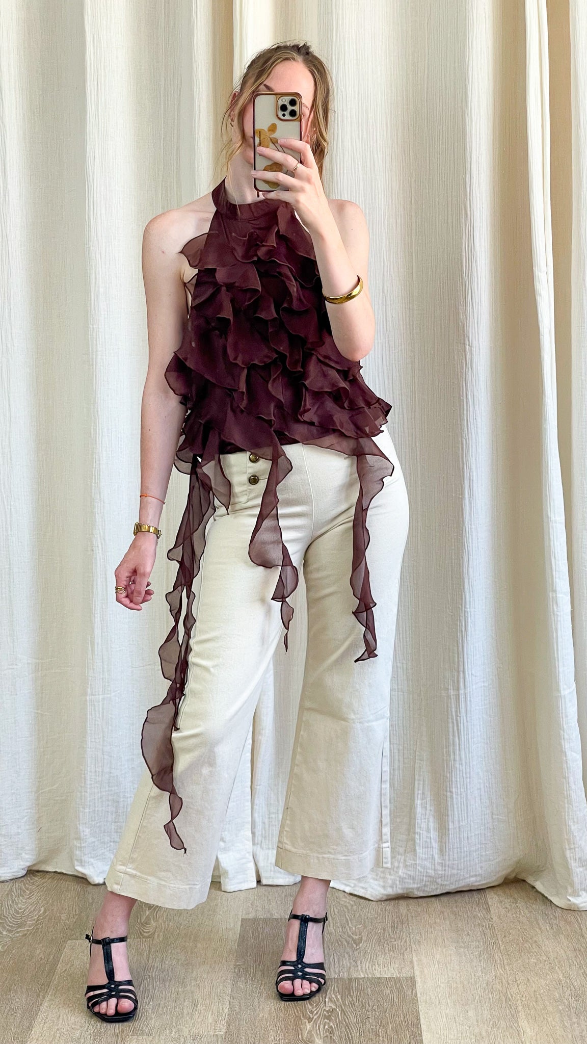 Top bordeaux à volants en organza transparent avec détails asymétriques, style élégant femme tendance