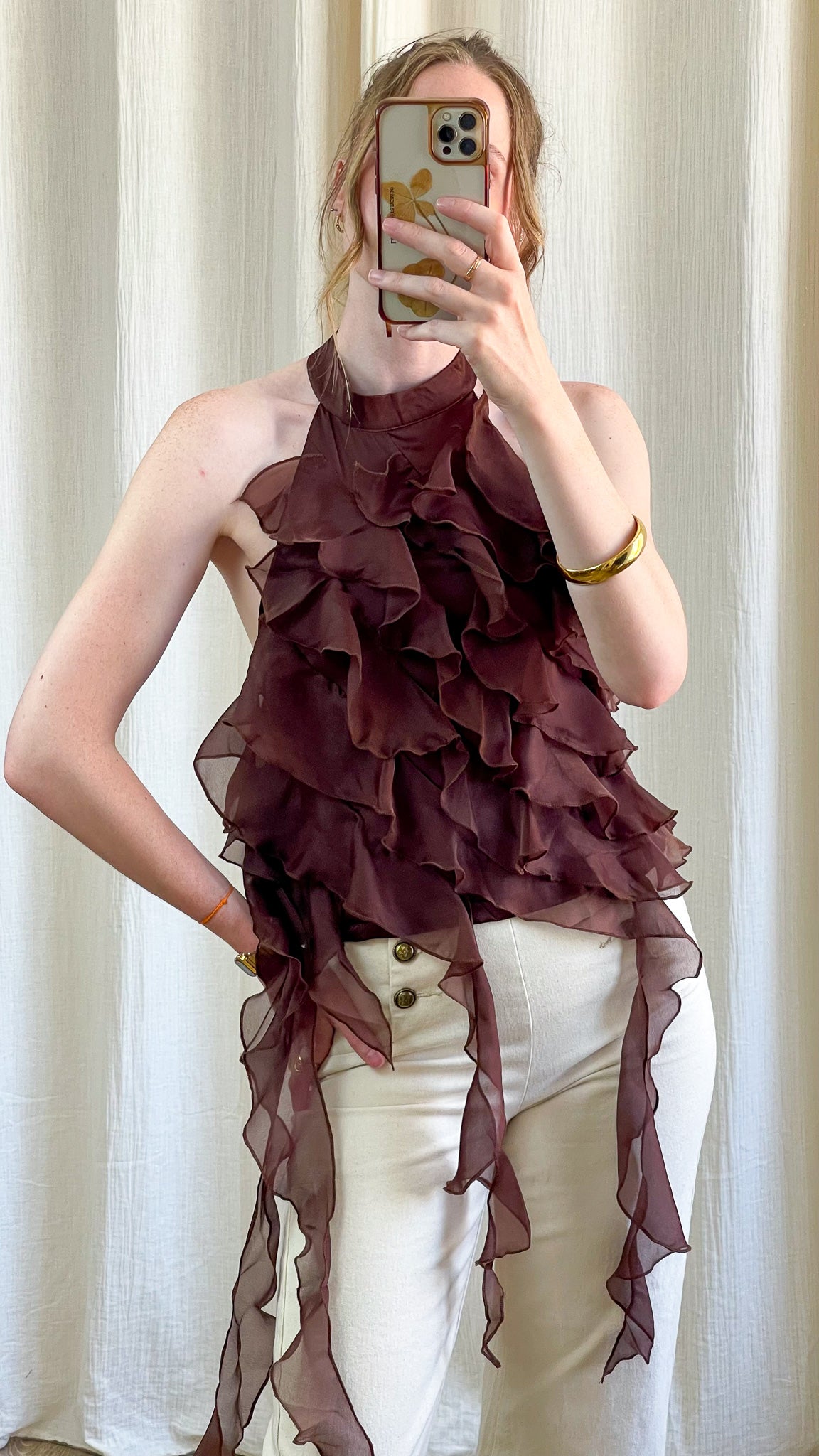 Top bordeaux à volants en organza transparent coupe dos-nu avec détails froufrous cascade femme