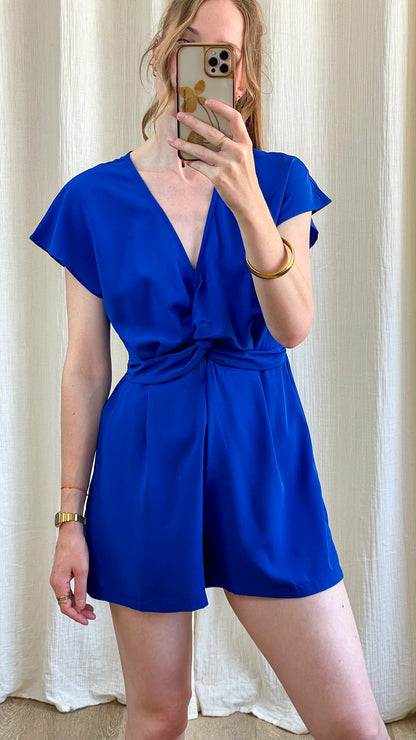Combishort bleu roi femme coupe cache-cœur manches courtes Églantine tenue été chic