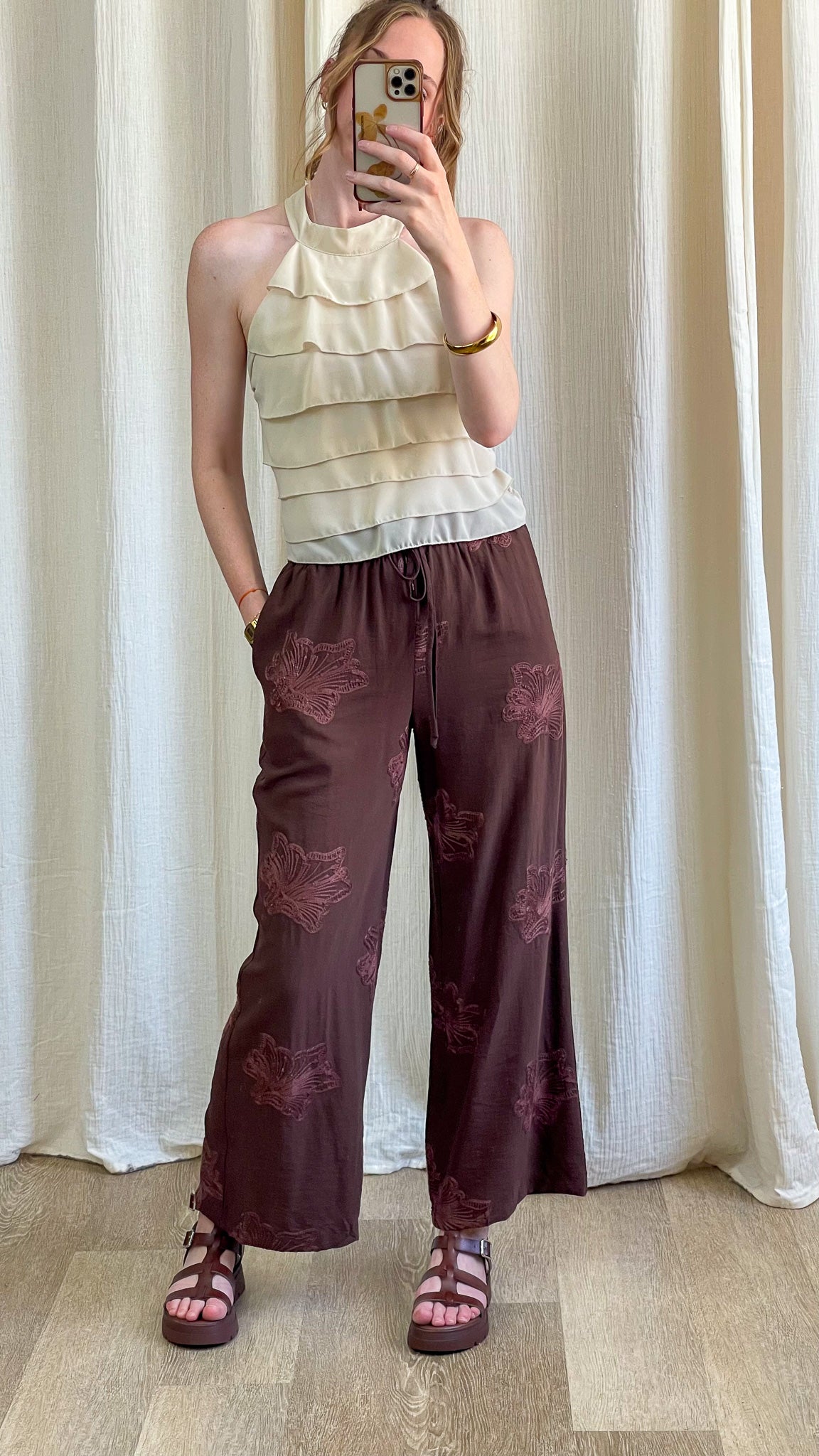 Pantalon fluide bordeaux motif floral wide leg femme avec lien à nouer taille élastique style bohème