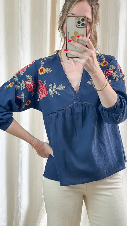 Blouse Alma - Blouse péplum avec fleurs brodées