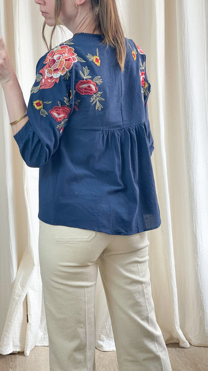 Blouse Alma - Blouse péplum avec fleurs brodées