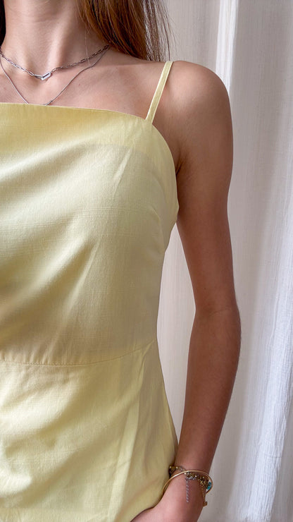 Robe Barbara – Robe courte jaune à fines bretelles