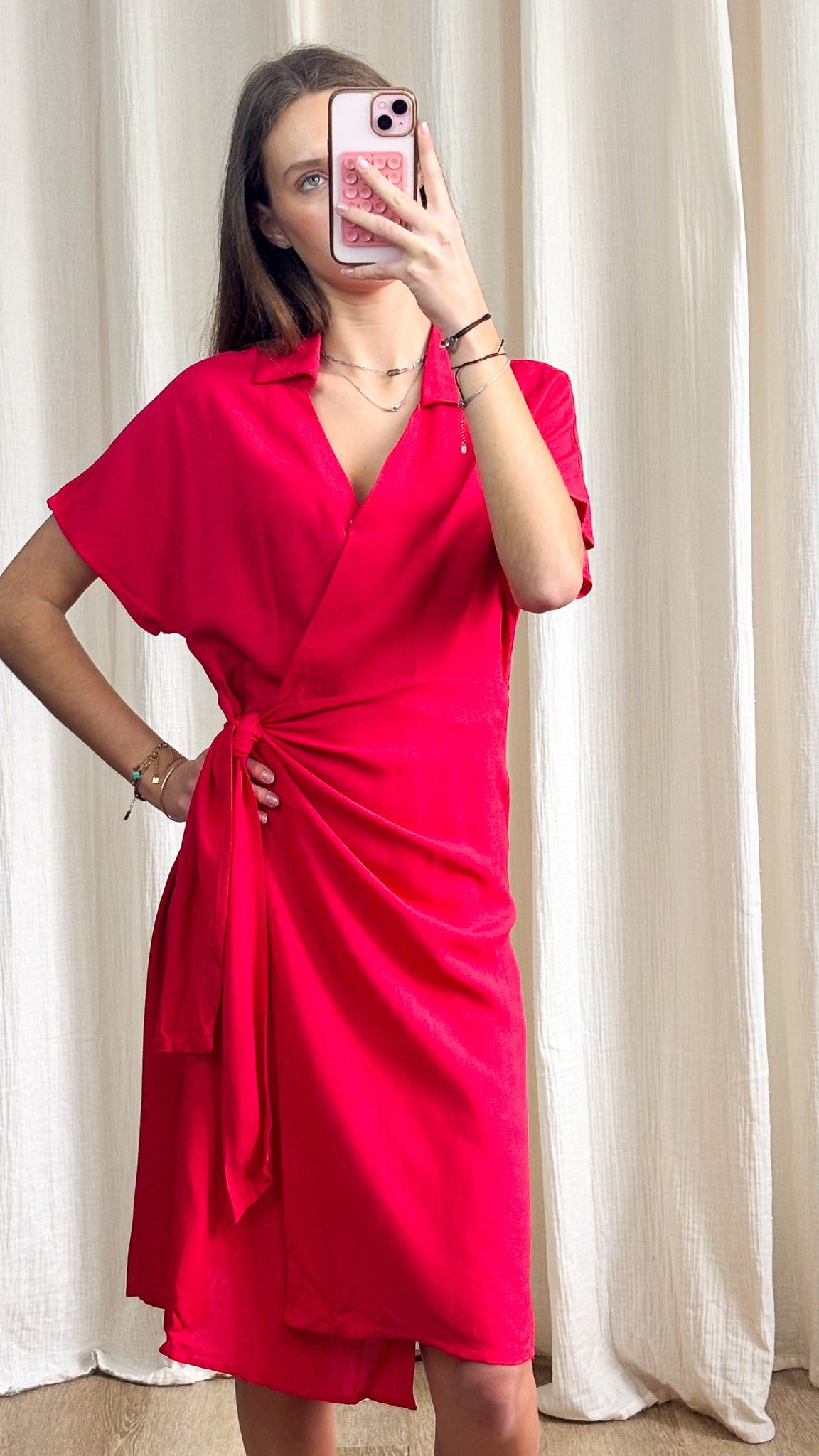 Robe Emilia – Robe portefeuille fluide rouge éclatant