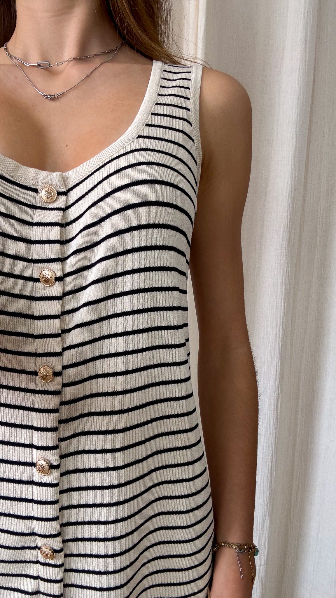 Robe marinière – Robe courte rayée sans manches à boutons