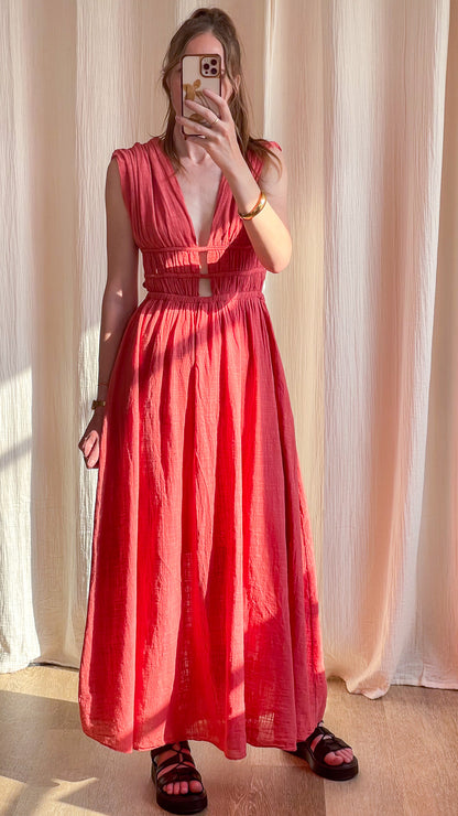 Robe longue Leila rouge corail fluide décolleté plongeant découpes taille style bohème chic femme été