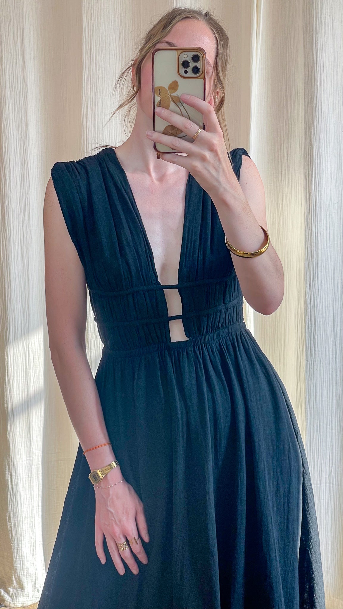 Robe Leila noire décolleté plongeant découpes taille style grecque bohème chic femme