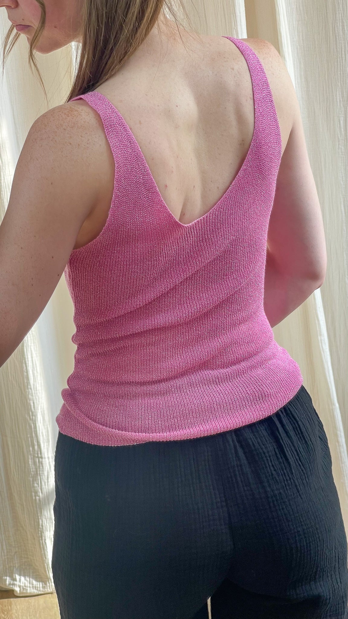 Top débardeur rose paillettes maille lurex brillant dos en V femme, débardeur festif scintillant