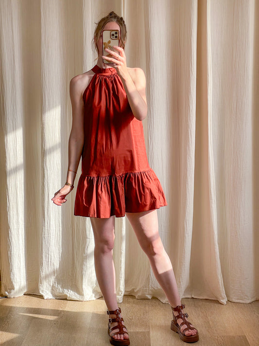 Robe Mona terracotta col montant sans manches à volant femme style estival chic