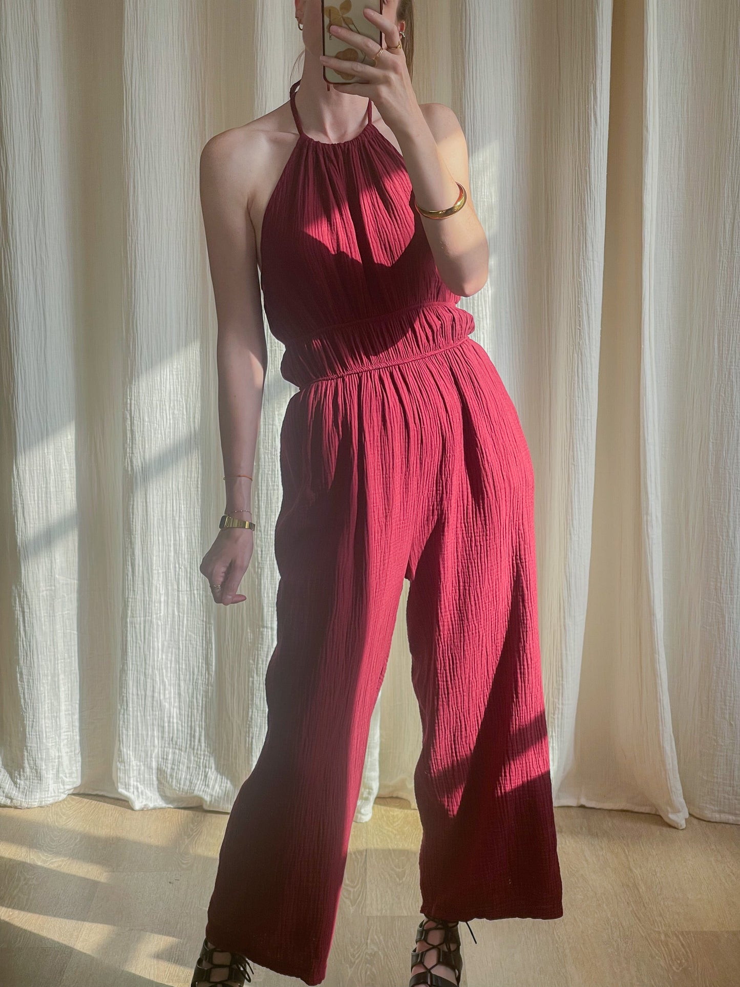 Combinaison femme rose fuchsia dos nu en gaze de coton coupe fluide style bohème chic été