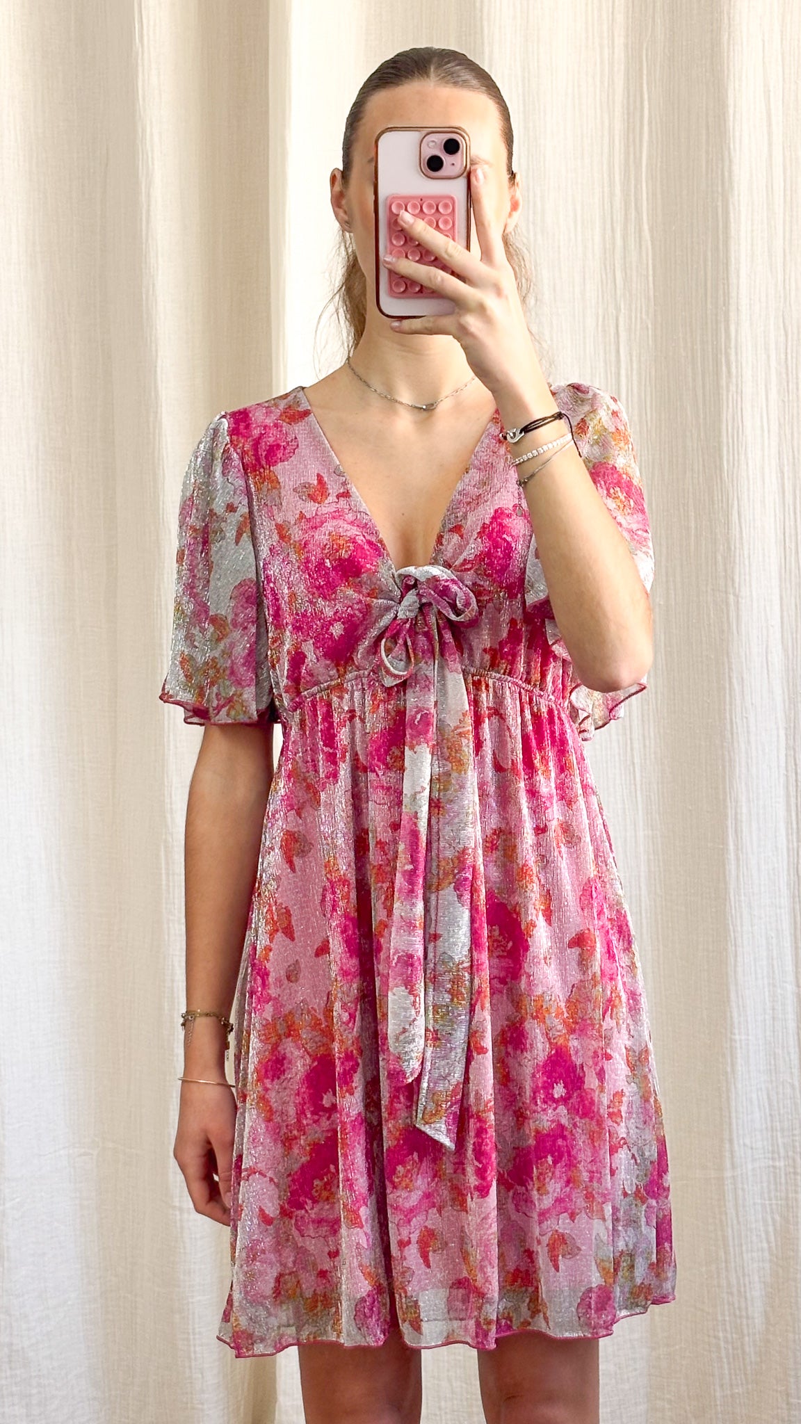Robe Lina – Robe courte fluide imprimé rose lumineux
