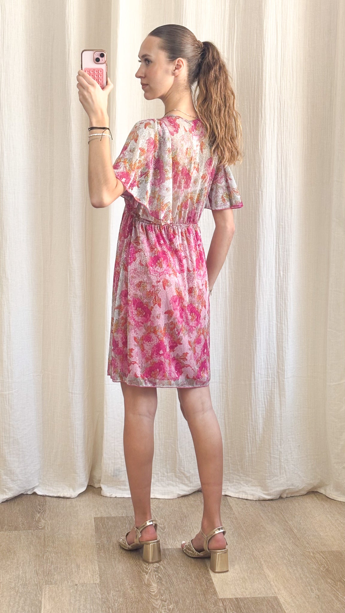 Robe Lina – Robe courte fluide imprimé rose lumineux