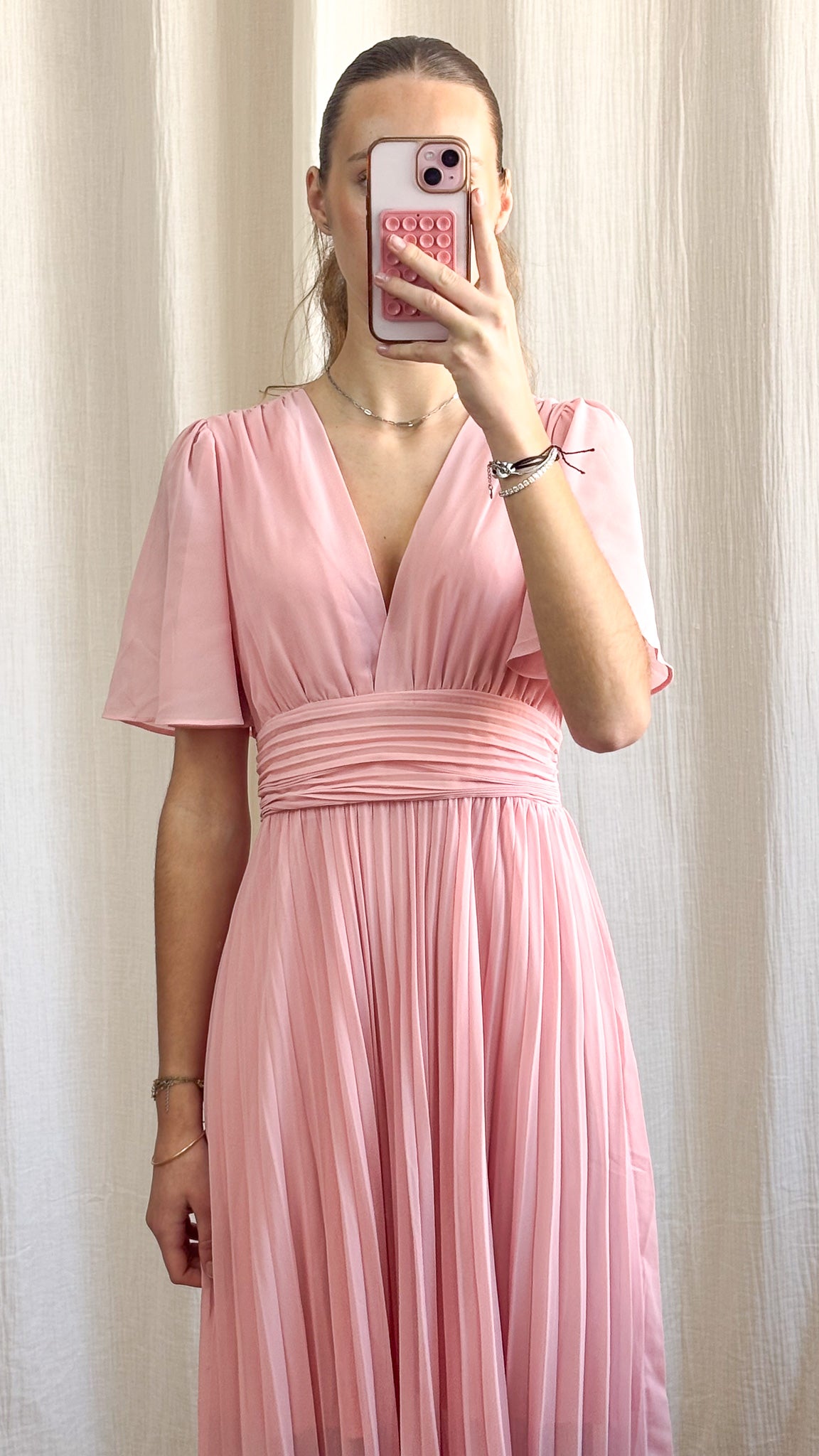 Robe Laina – Robe longue plissée rose poudré élégante