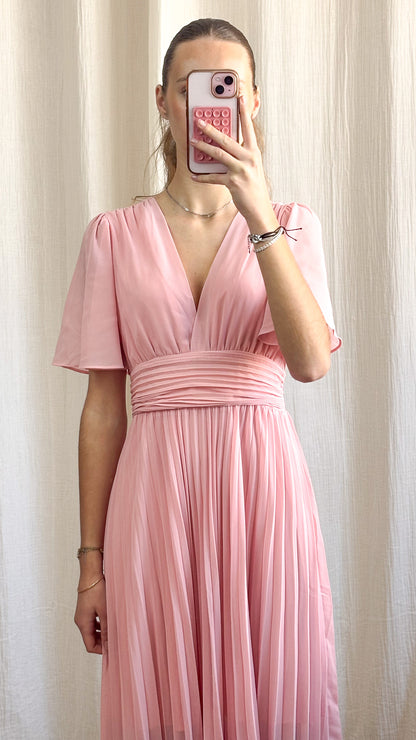 Robe Laina – Robe longue plissée rose poudré élégante