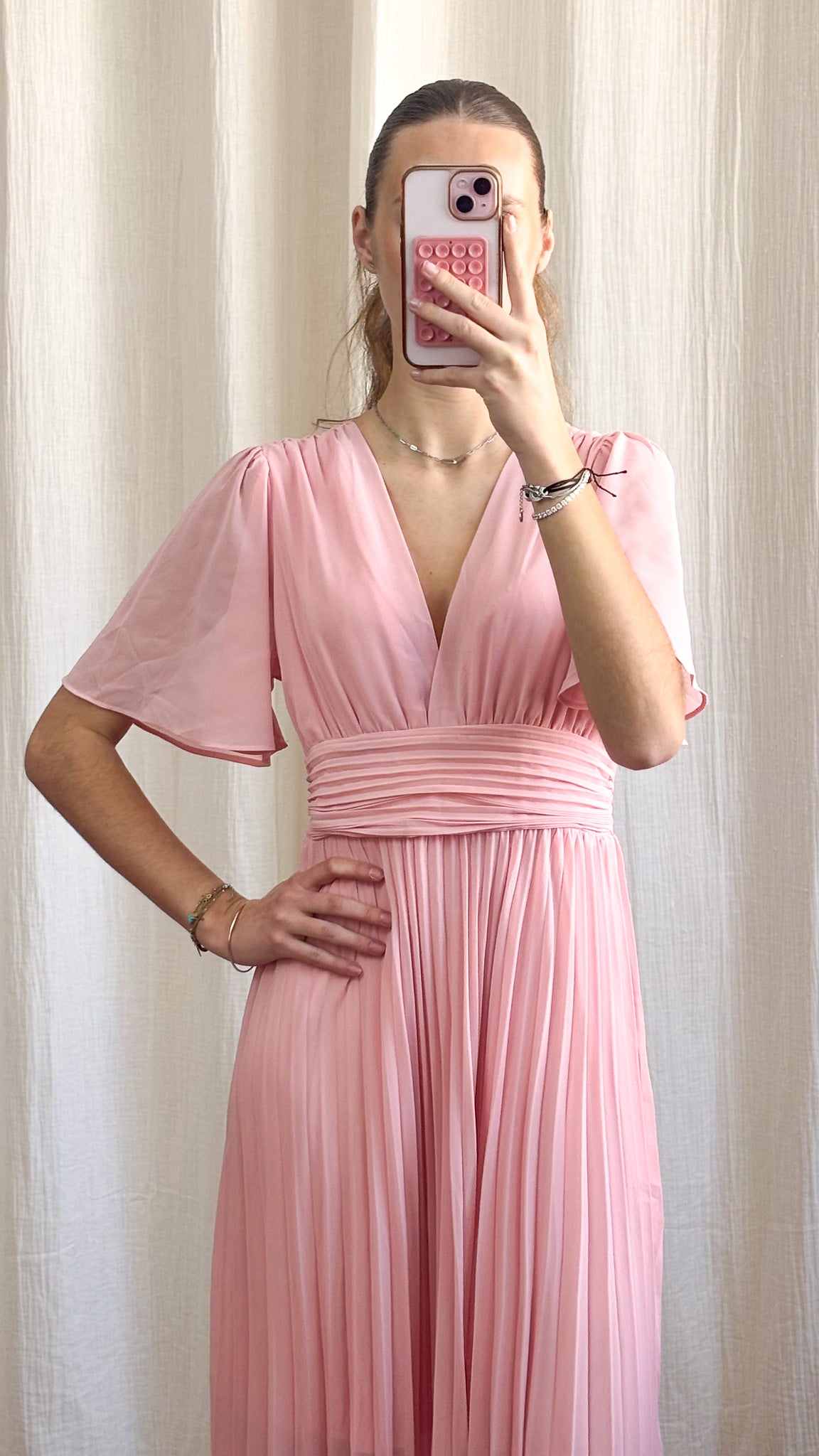 Robe Laina – Robe longue plissée rose poudré élégante