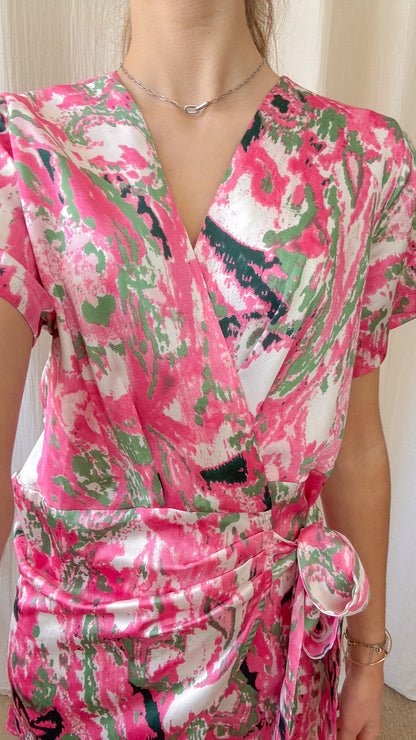 Robe Nina – Robe portefeuille courte imprimé rose et vert