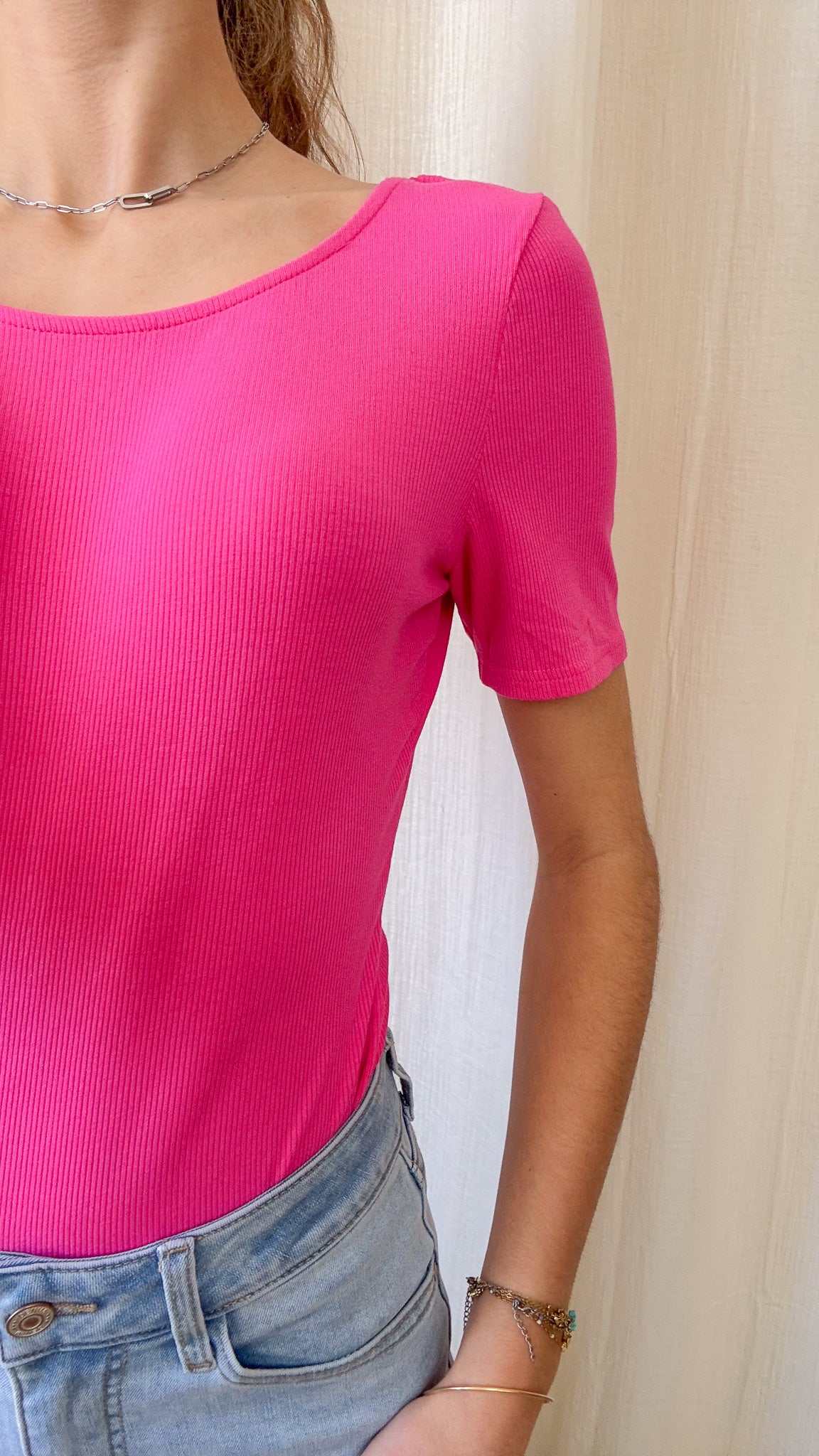 Body Paula – Body manches courtes rose fuchsia dos dentelle