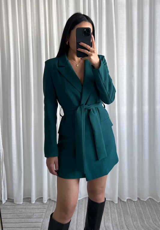 Robe Melinda – Robe blazer ceinturée vert émeraude