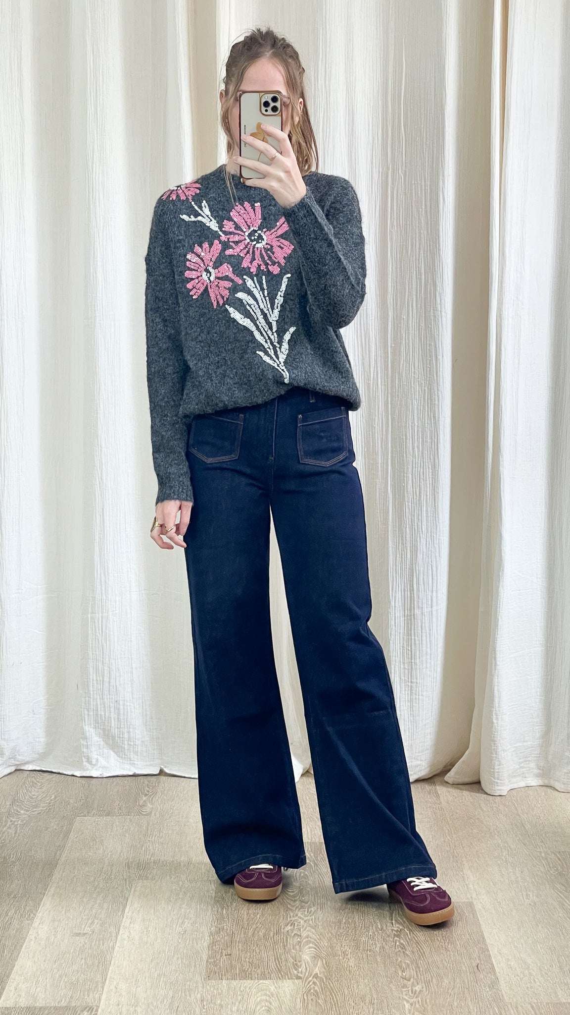Pull Lia – Pull doux à fleurs brodées de sequins