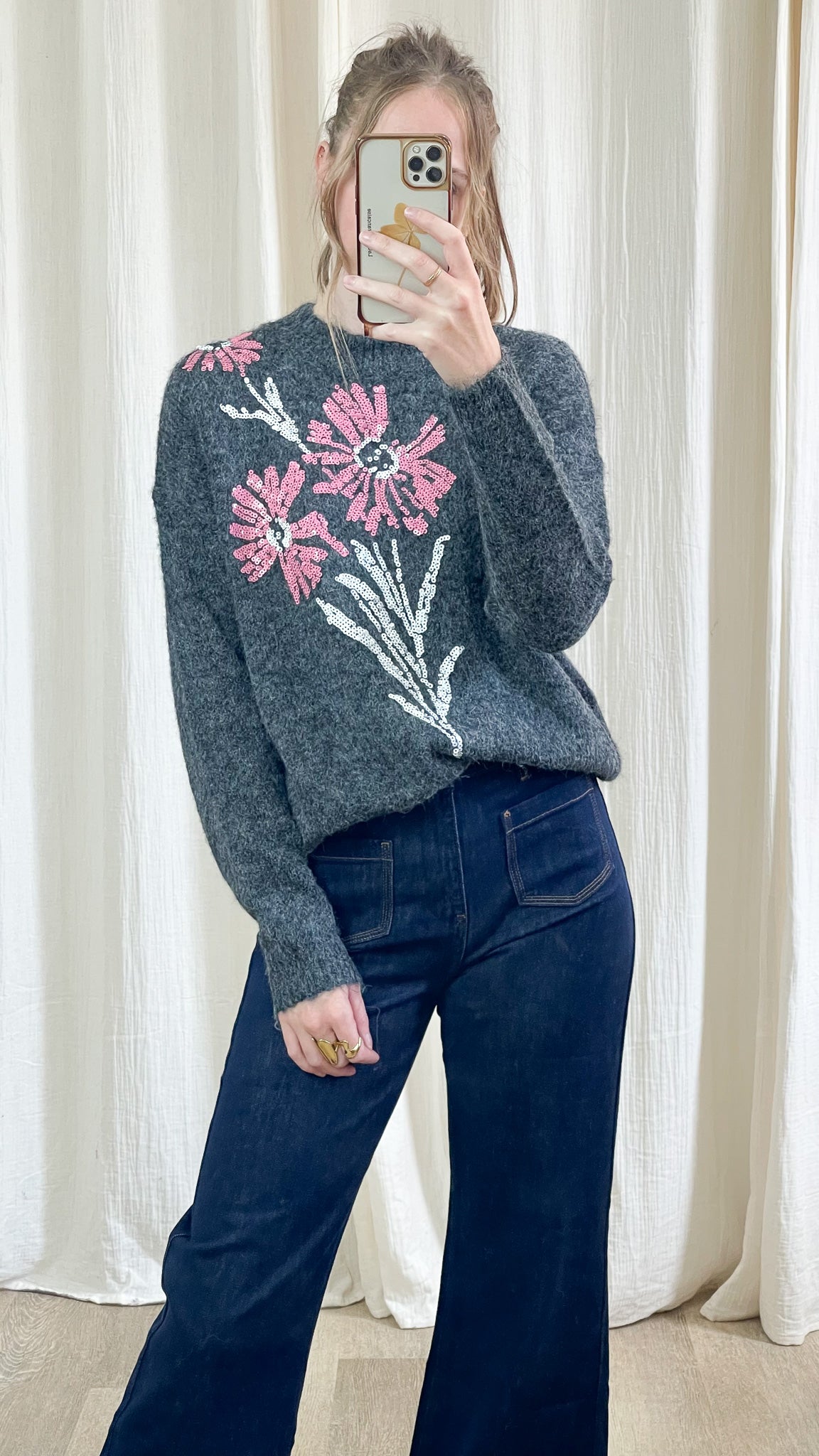 Pull Lia – Pull doux à fleurs brodées de sequins