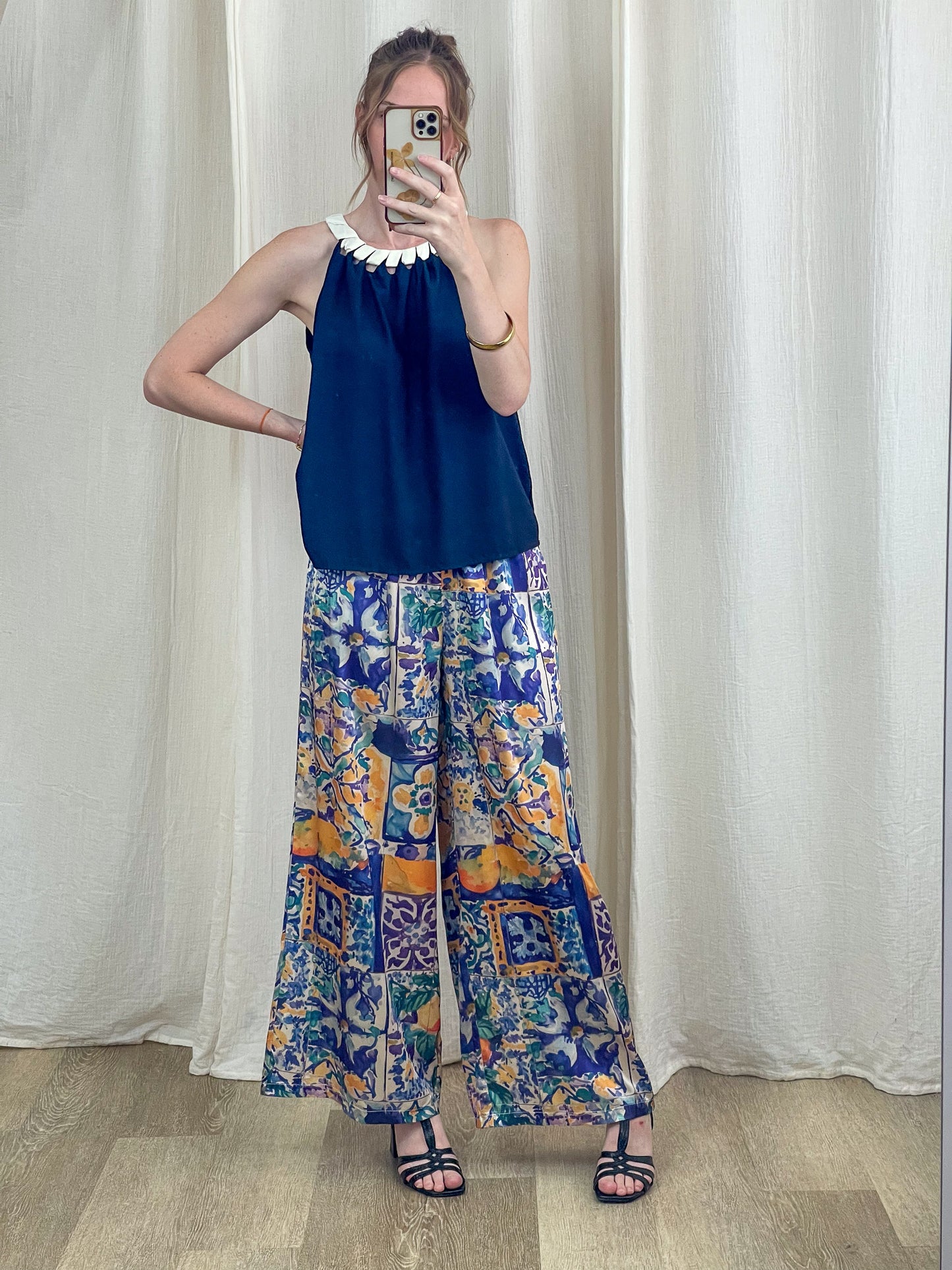 Pantalon large Églantine imprimé carreaux méditerranéens bleu et jaune style palazzo femme été