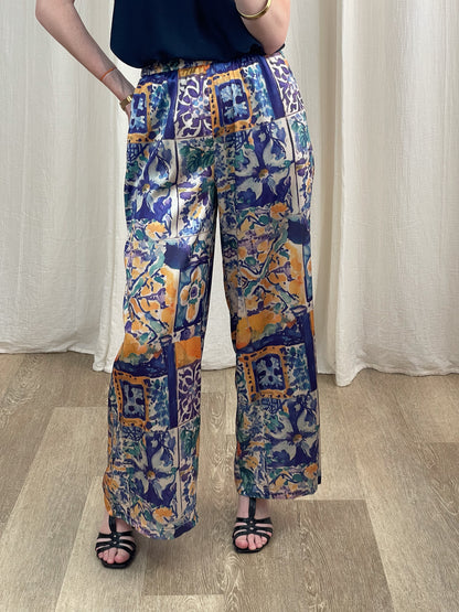 Pantalon fluide imprimé azulejos bleu et jaune coupe large taille élastique femme style bohème chic été