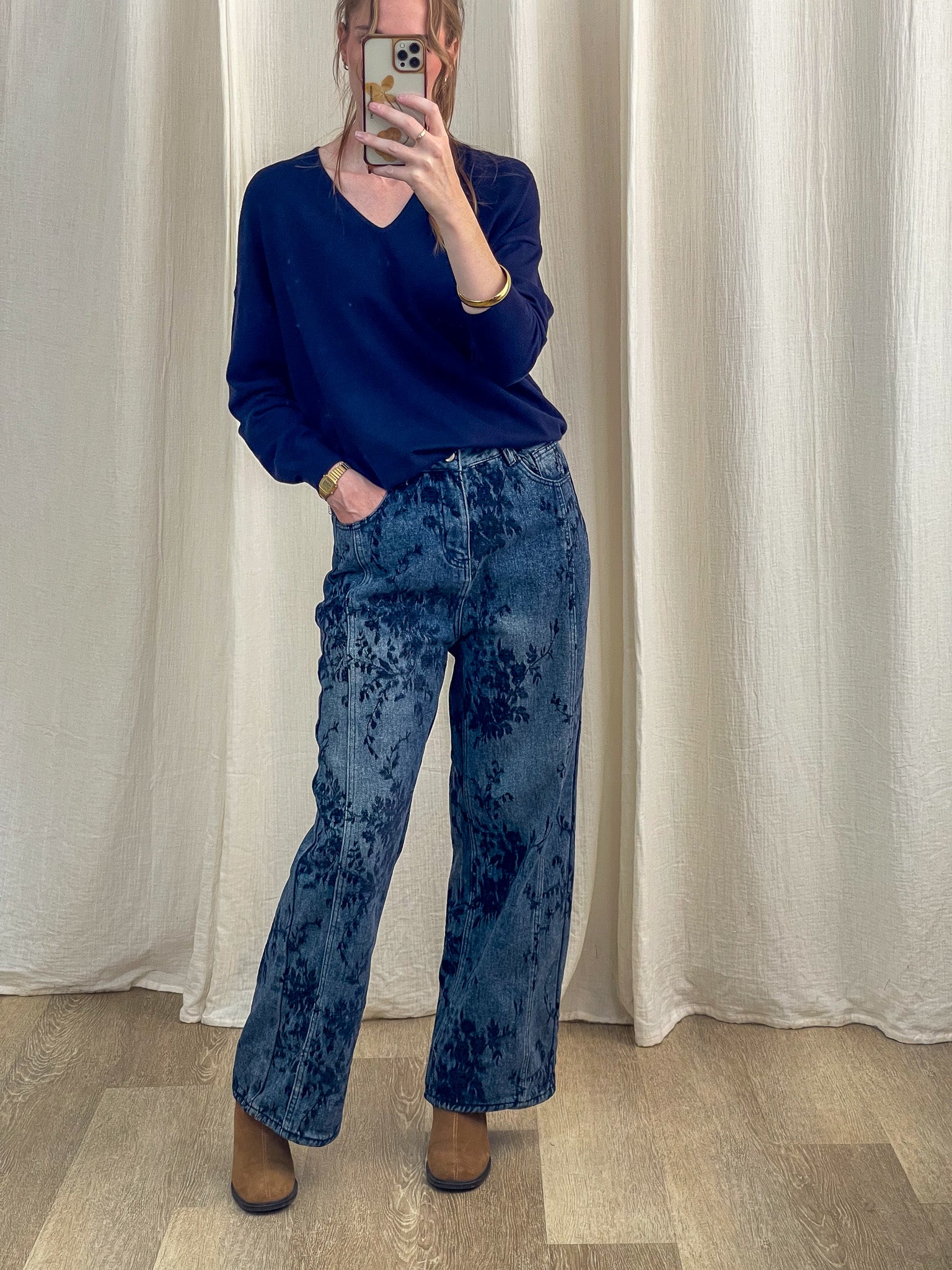 Pantalon large jean bleu imprimé floral femme coupe wide leg style bohème chic