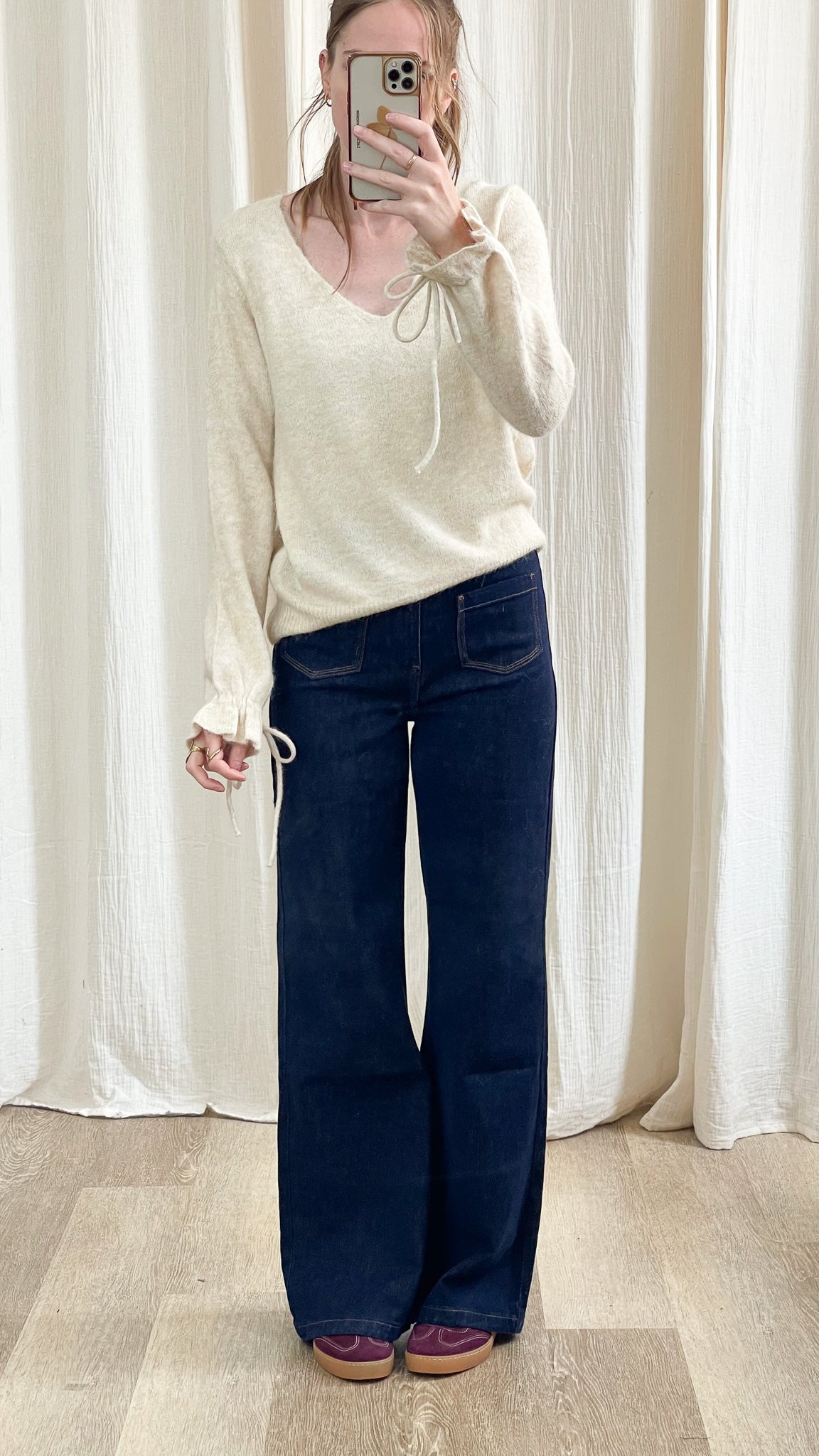 Pull Opaline – Pull doux col V avec liens aux poignets