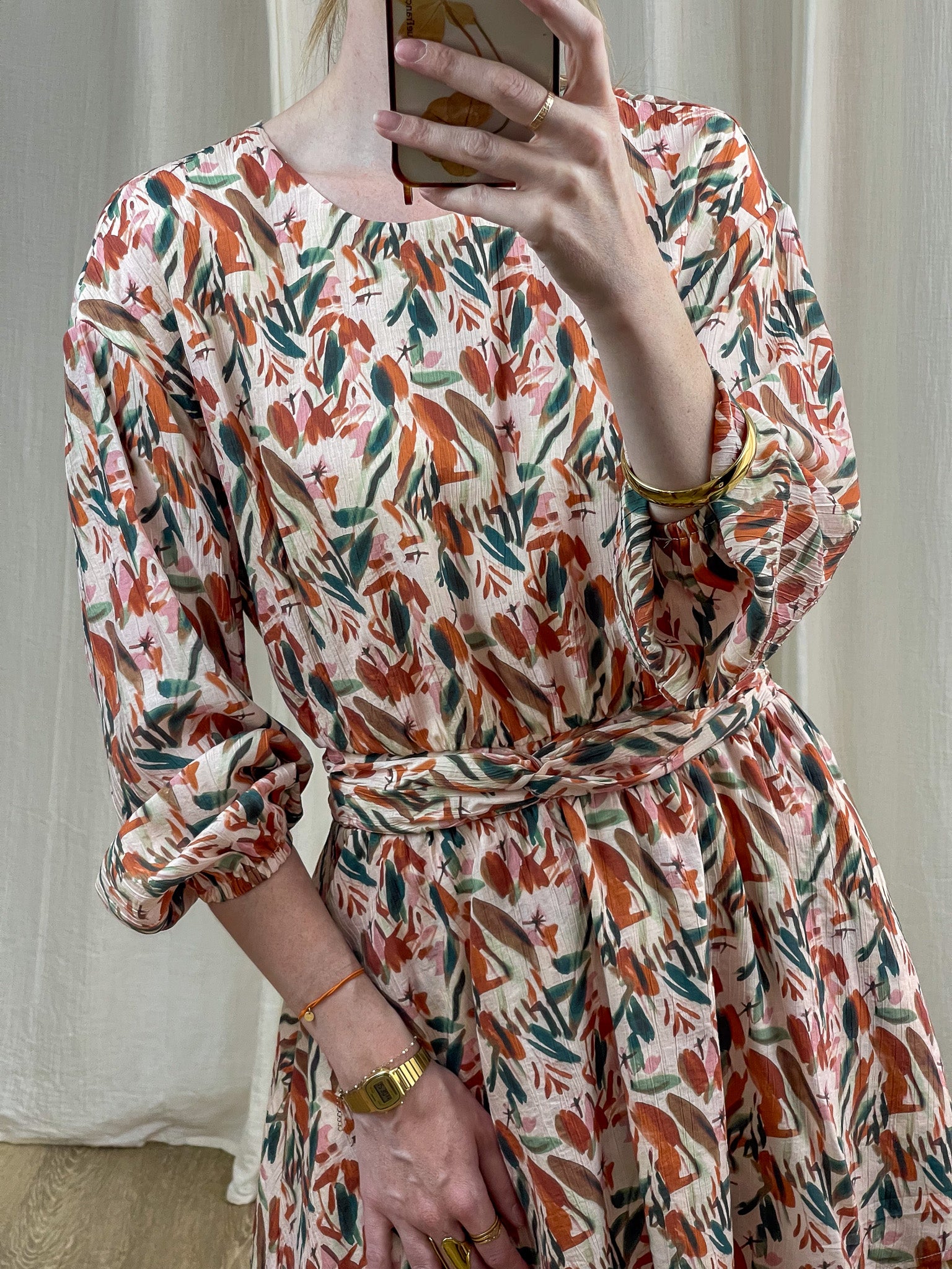Robe Darlene fluide imprimé floral automnal manches 3/4 ceinture à nouer style bohème chic femme