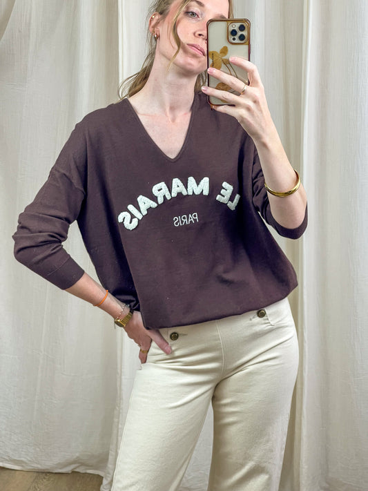 Pull col V marron chocolat femme broderie Le Marais Paris style parisien chic décontracté coupe oversize