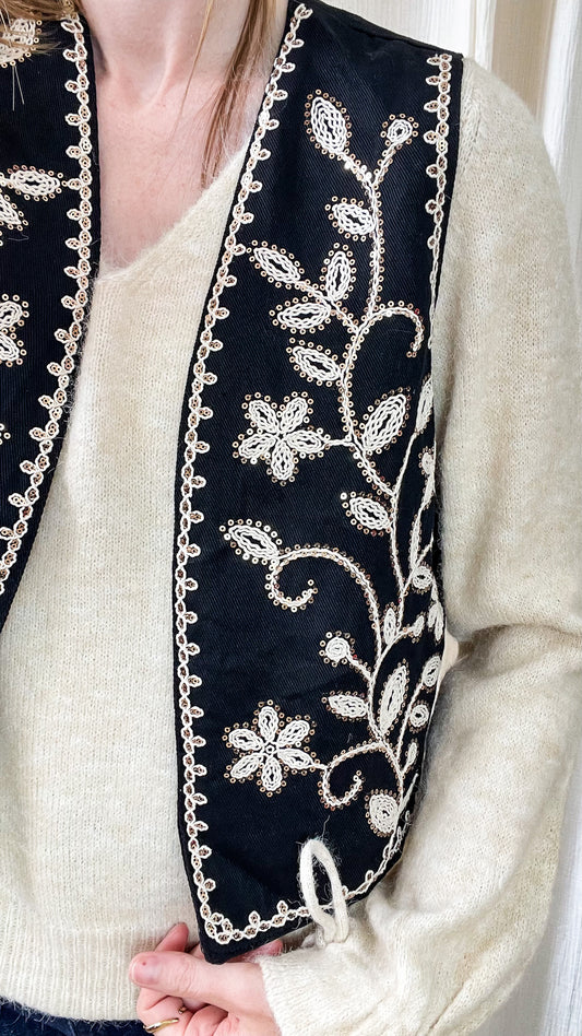 Boléro Bella – Gilet brodé à sequins