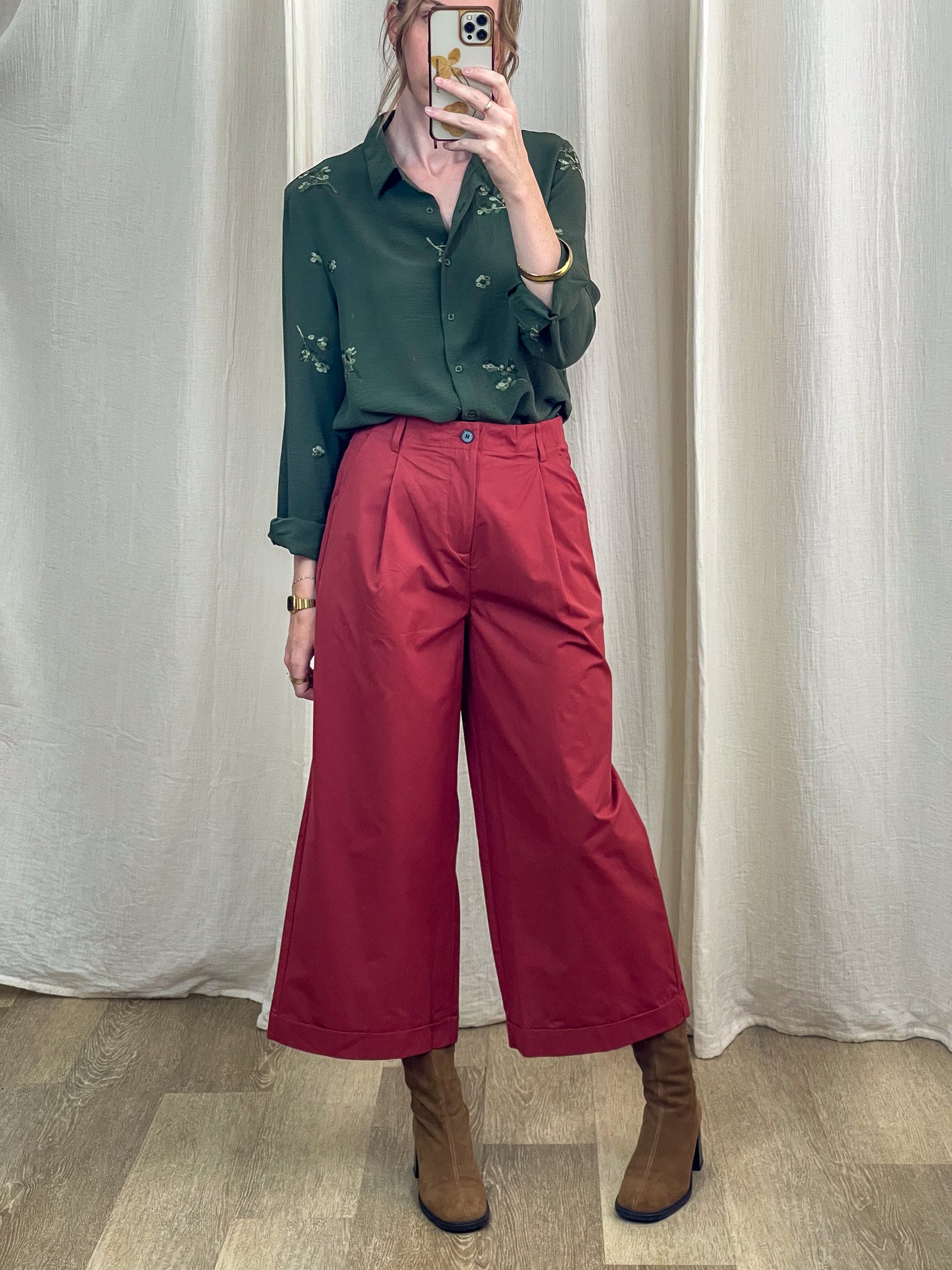 Pantalon large rouge taille haute femme coupe cropped plissé style rétro chic