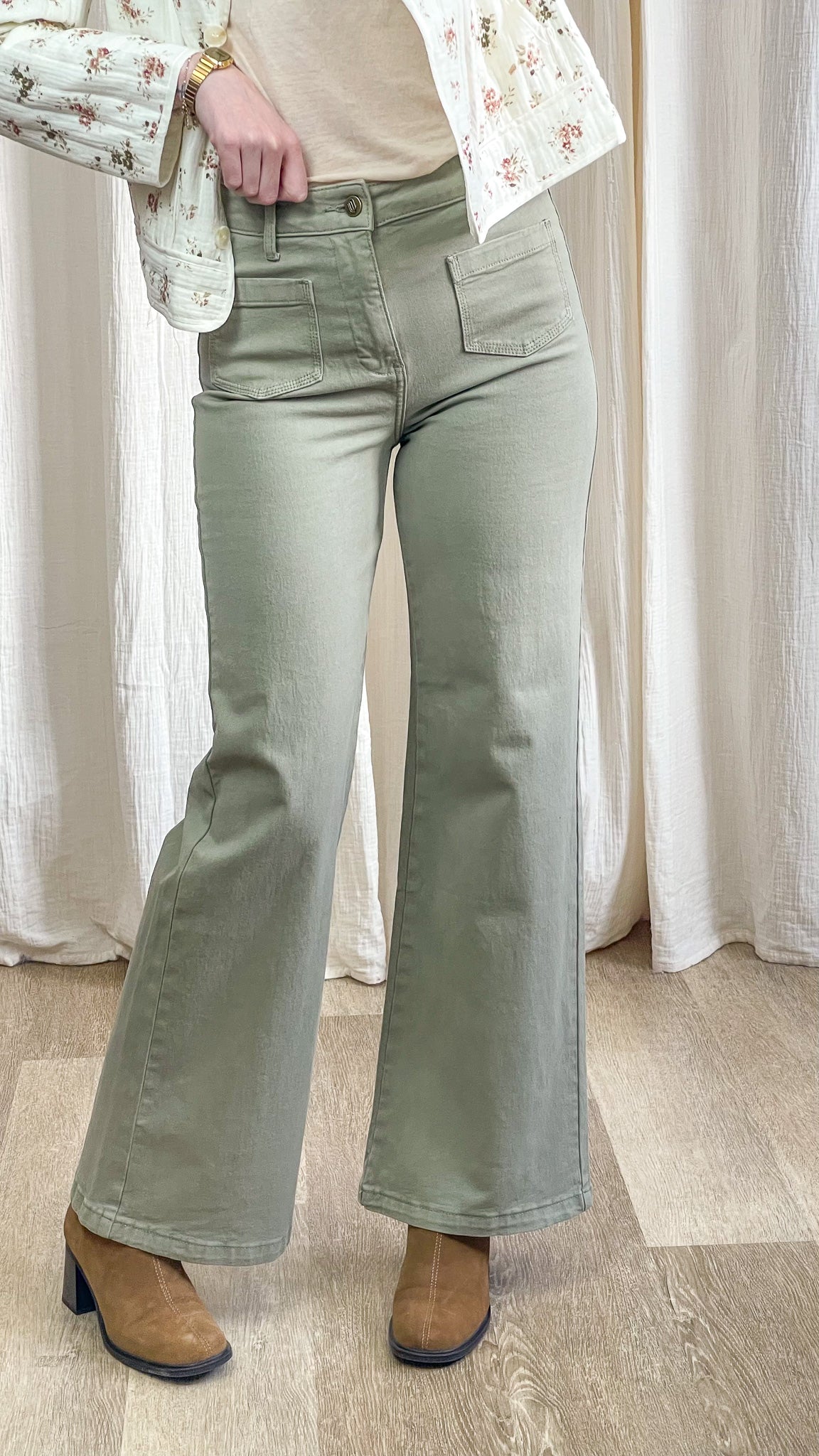 Jean à jambes larges vert sauge