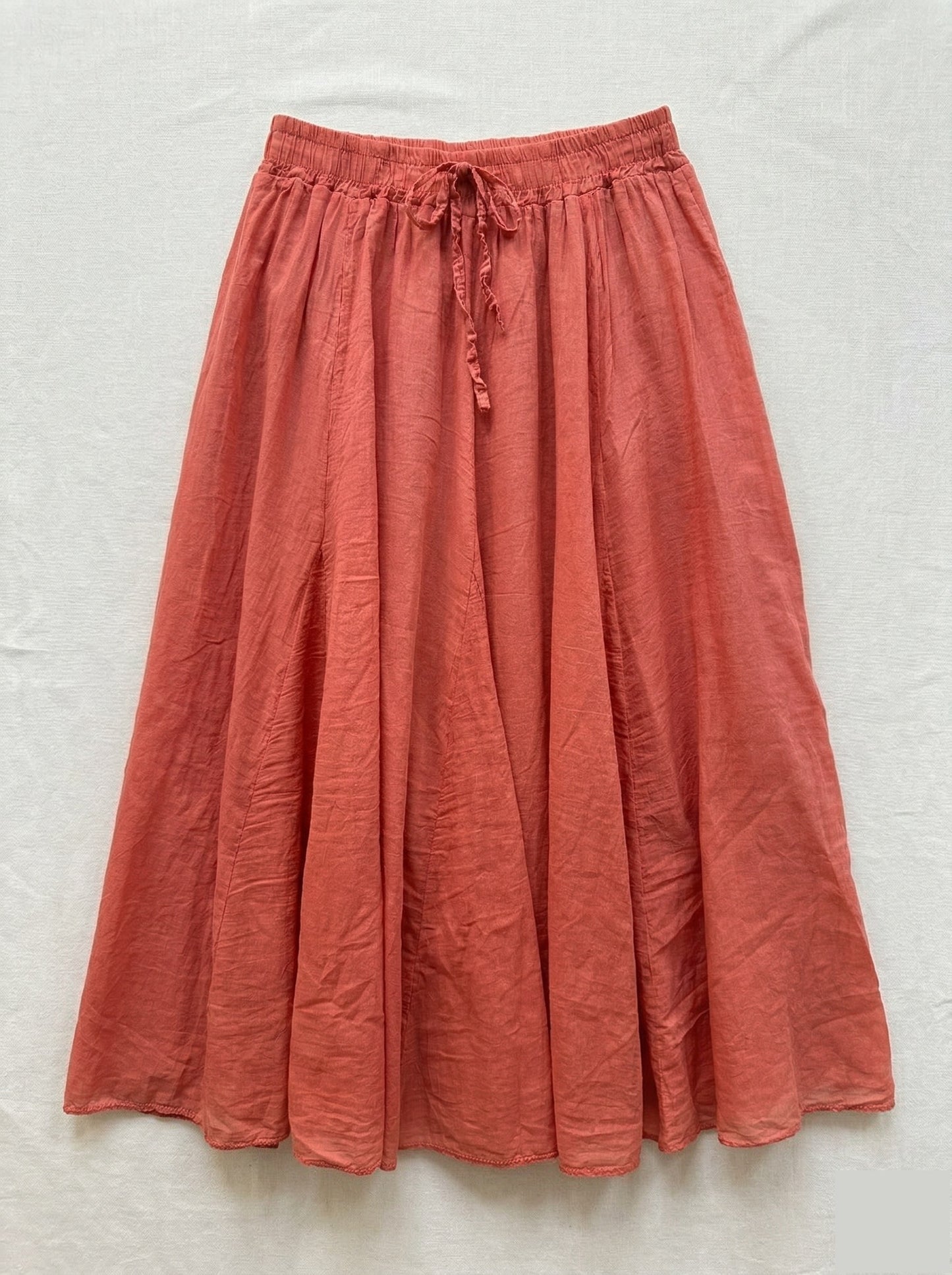Jupe longue Zélie terracotta en lin fluide avec taille élastique et lien à nouer style bohème femme