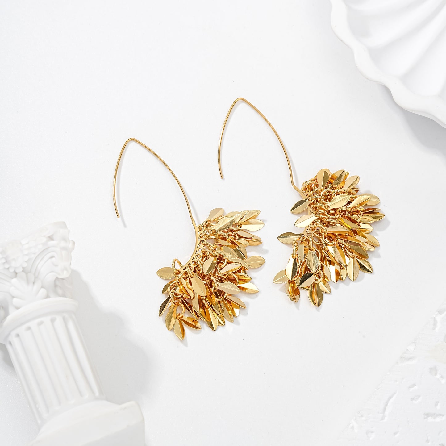 Boucles d'oreilles pendantes dorées à multiples feuilles cascade style bohème chic femme bijoux fantaisie tendance
