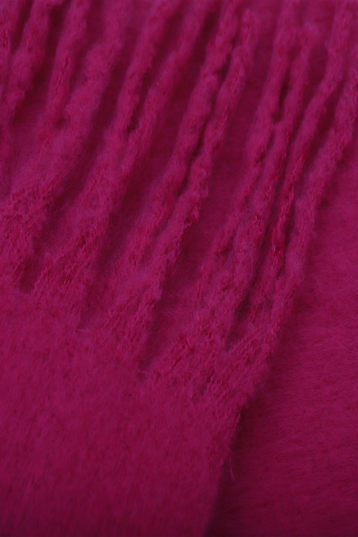 Écharpe oversize magenta en maille duveteuse 210x45 cm accessoire mode femme hiver